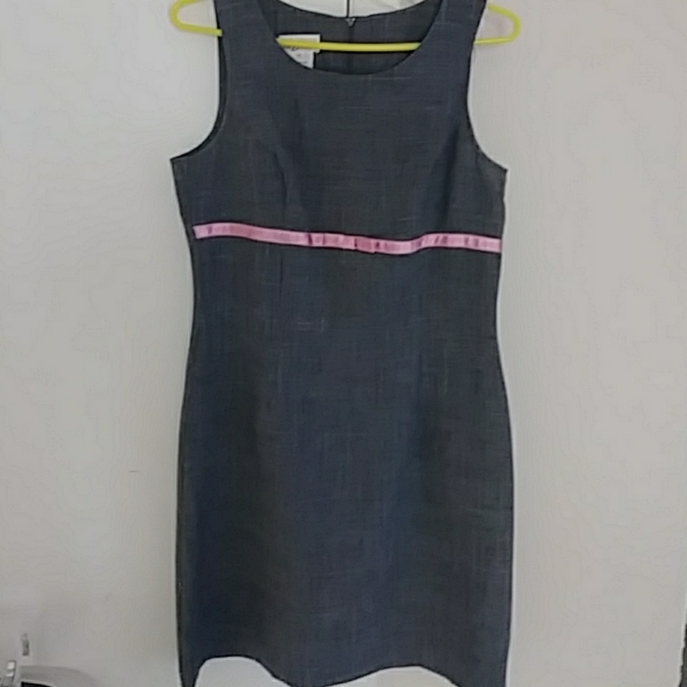 Dress - Picture 3 of 4